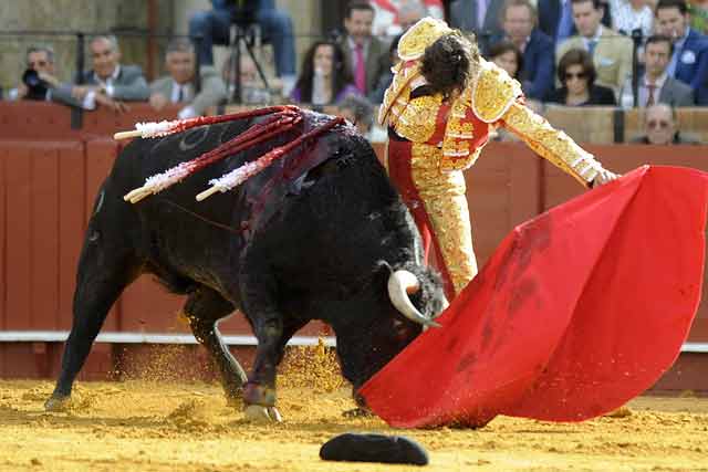 Curro Diaz abrió plaza con el único negro de la tarde