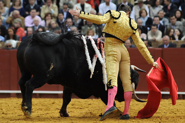 Daniel Luque en el tercero.