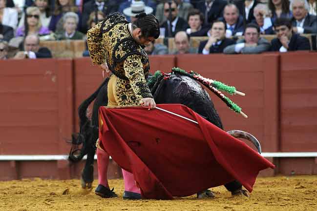 Bien el torero de la Puebla del Río en su última tarde.