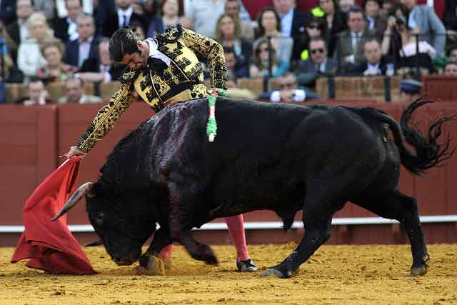 Poco pudo hacer Morante con el inválido primero.