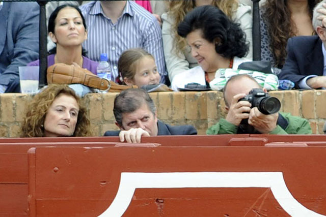 ¿Dónde publicará las fotografías del amplio reportaje? (FOTO: Sevilla Taurina)