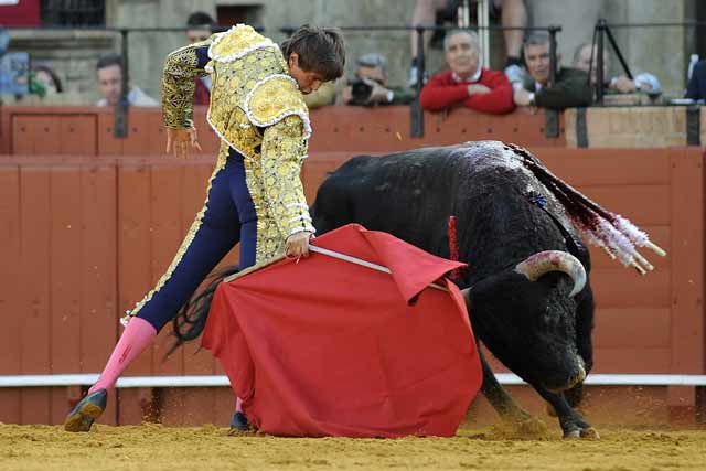 Miguel Tendero, a más en la faena.