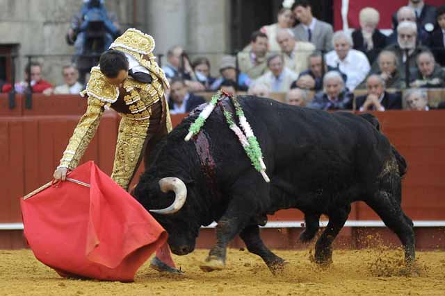 El Cid lo intenta con el sobrero lidiado en quinto lugar.