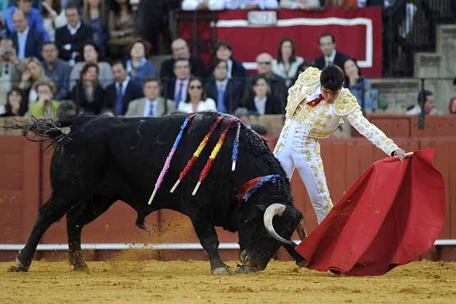 Faltó ajuste en el toreo de Salvador Vega.