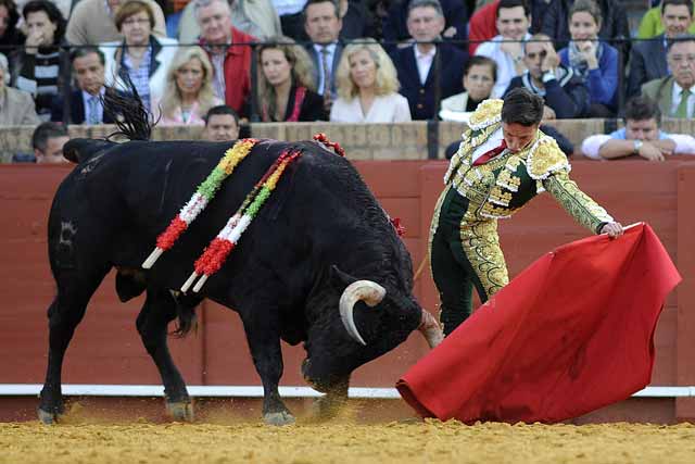 Relajado natural el trazado por el torero de Arnedo.