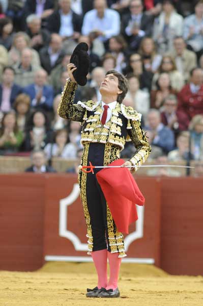 Antonio Barrera brinda a su padre. (FOTO: Matito)