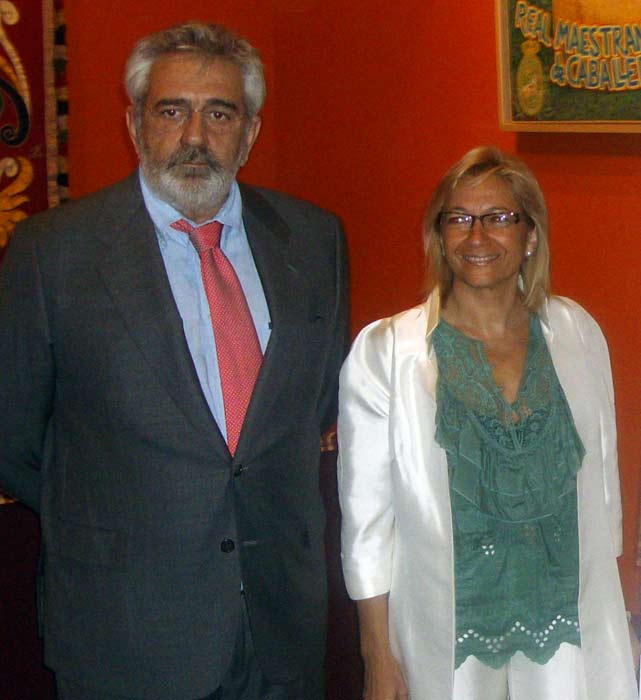 Eduardo Canorea junto a Carmen Tovar.