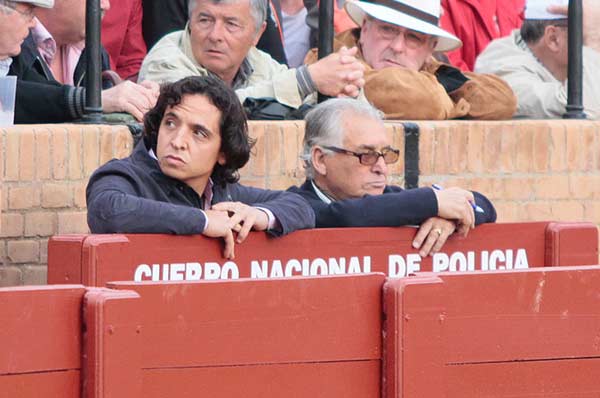 ¿Finito de Triana de ha hecho Policía? (FOTO: Paco Díaz / toroimagen.com)