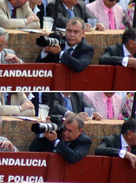 ¿Un nuevo aficionado a la fotografía profesional en el burladero oficial de la Junta? Este hace ya el cuarto o quinto... y mientras, varios fotógrafos profesionales taurinos de toda la vida fuera del callejón. (FOTO: Javier Martínez)