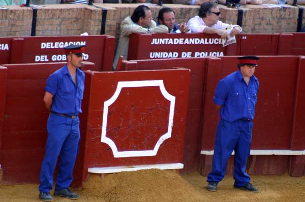 ¿Areneros o militares? ¡¡Firmes!! (FOTO: Javier Martínez)