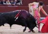 Corpas en un estético muletazo en su primero. (FOTO: Iván de Andrés / burladero.com)