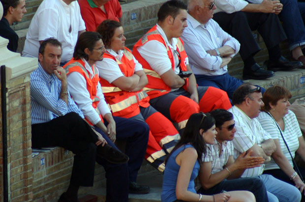 Los chicos voluntarios de la Cruz Roja.