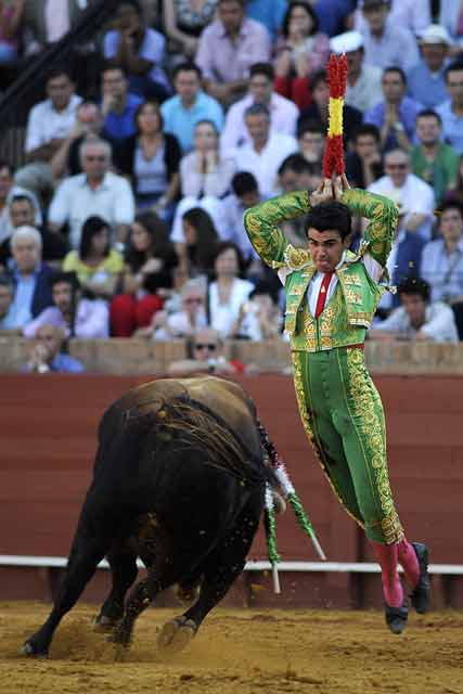 Arenas responde.