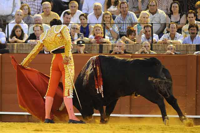 La dos últimas tandas al natural de Cortés, muy buenas. (FOTO: Sevilla Taurina)