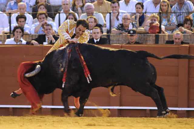 No se podía escapar un nuevo triunfo en la Maestranza. (FOTO: Sevilla Taurina)