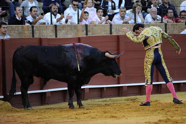 El Nico se descara en un torero desplante.