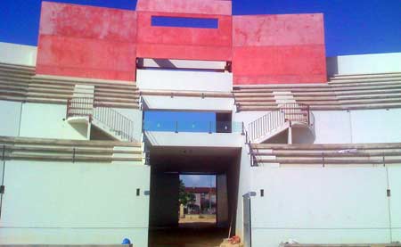 Puerta grande desde el interior.