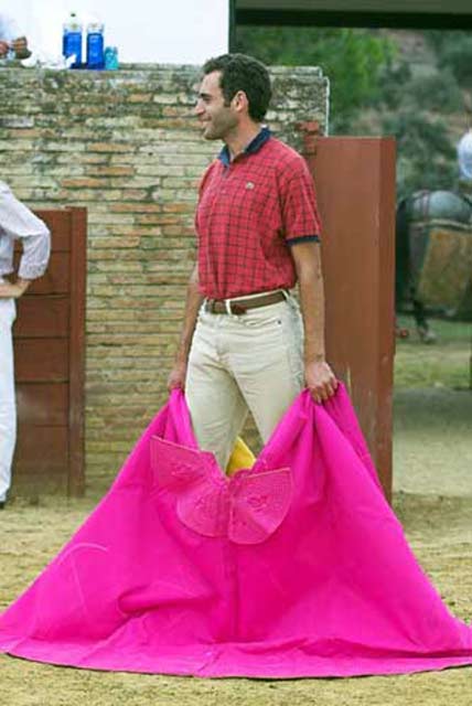 Luis Mariscal decidió hacerse banderillero y convertirse en la 'sombra' de su hermano en el campo y en las plazas. (FOTO: Matito)