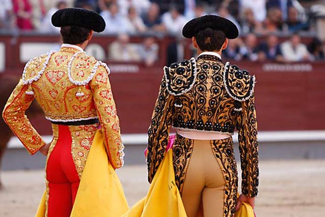 El año pasado, conversando en Madrid sobre el comportamiento de los toros. (FOTO: las-ventas.com)