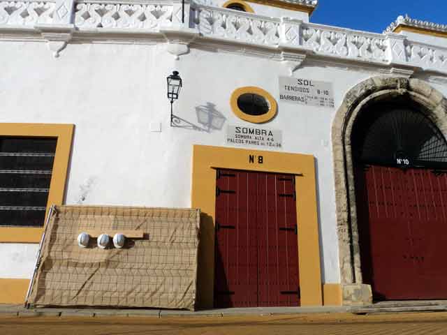 Nuevas obras en la Maestranza. (FOTO: Javier Martínez)