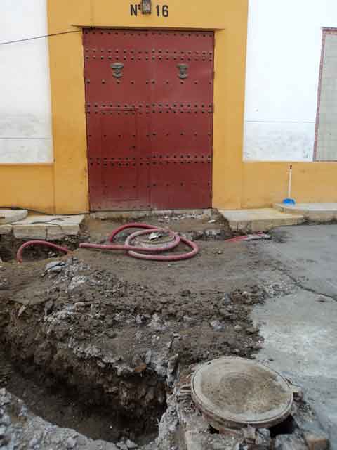 Continúan las obras en la Maestranza. (FOTO: Javier Martínez)