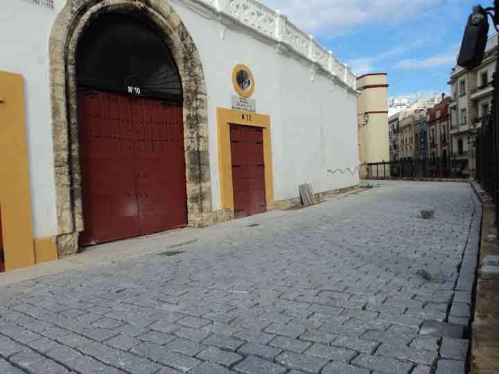 Toda la calle Circo se ha adoquinado. (FOTO: Javier Martínez)