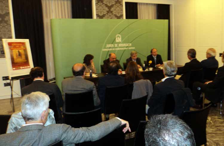 Las Jornadas de Tauromaquia se han presentado en un céntrico hotel sevillano. (FOTO: Javier Martínez)