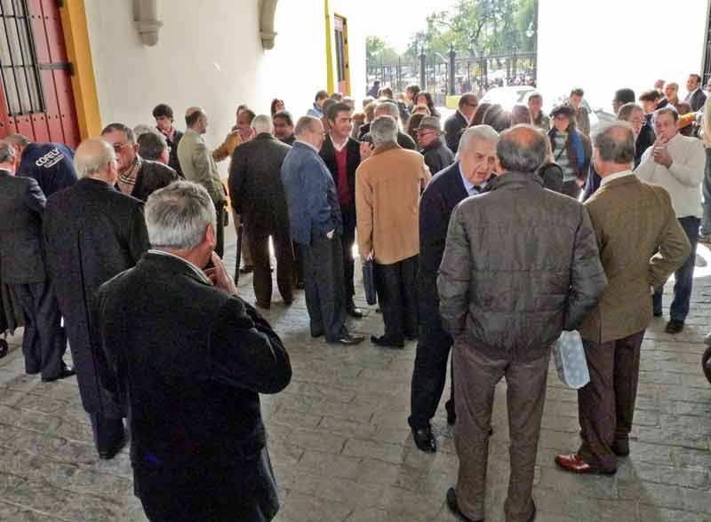 Se desbordó el acto de presentación de carteles al reclamo de la presencia de los galácticos. (FOTO: Paco Díaz/toroimagen.com)