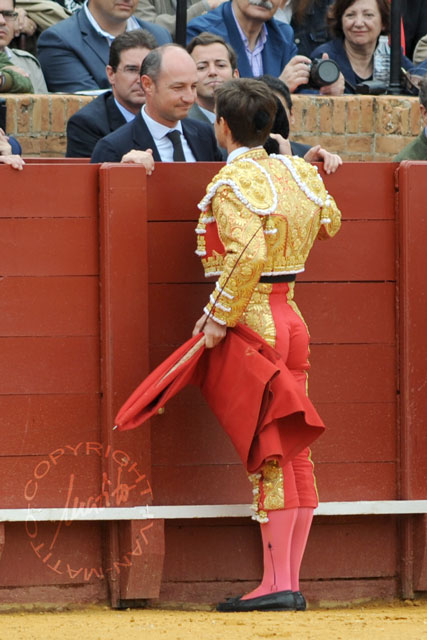 Emocionado brindis de El Juli a Juan Pedro Domecq Morenés. (FOTO: Matito)