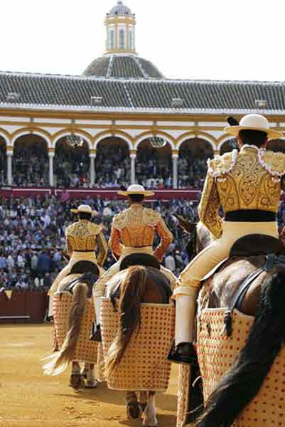 Paseíllo en la Maestranza.