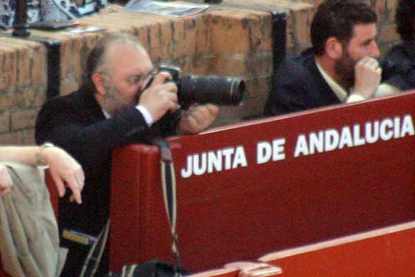 Comienzan las primeras cámaras en el burladero de la Junta. (FOTO: Javier Martínez)