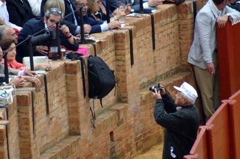 El incombustible Paco Cano retrata a nuestro compañero fotógrafo Matito. (FOTO: Javier Martínez)