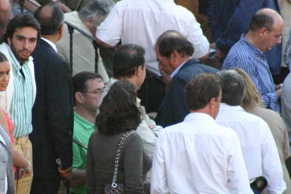 Antonio Miura, entre los que preferían el fútbol a la aburrida mansada. (FOTO: Javier Martínez)