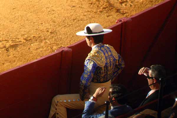 Un picador atento al ruedo y al desarrollo del espectáculo. (FOTO: Javier Martínez)