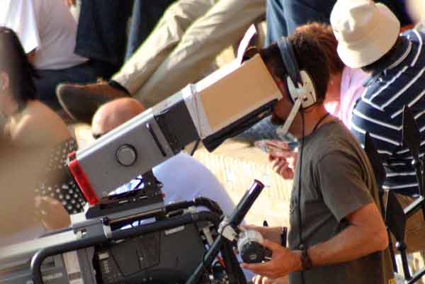 Aunque tanta tecnología y al final se necesita un trozo de cartón... (FOTO: Javier Martínez)