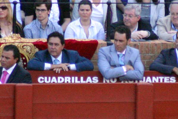 Tomás Campuzano y Luis Mariscal, apoderados de Cortés. (FOTO: Javier Martínez)