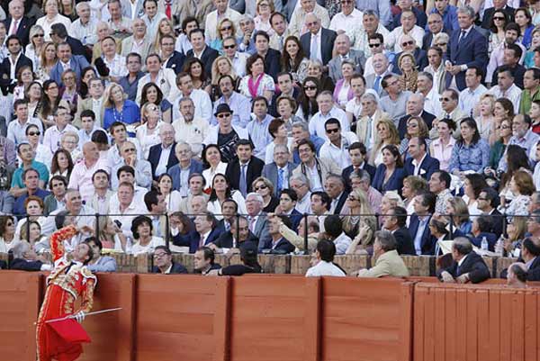 José Luis Moreno brinda a Eepartaco.