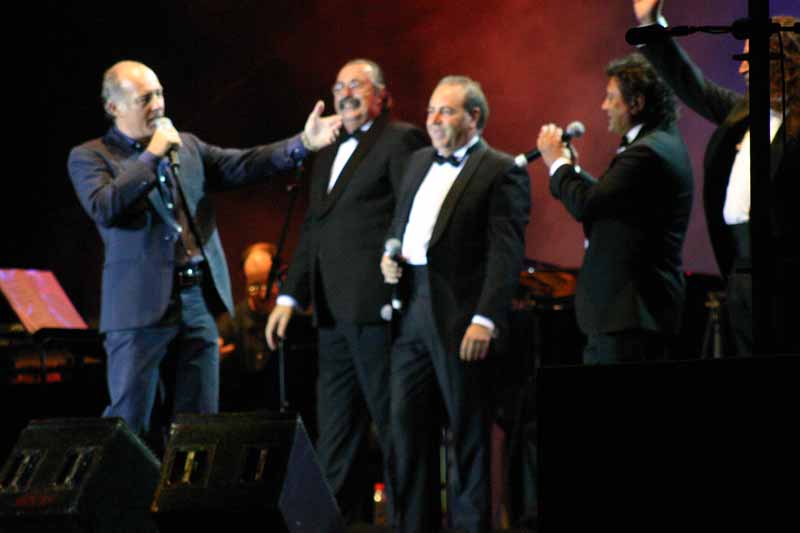 Con Cantores de Híspalis sonó la canción 'Sueño con Sevilla'.