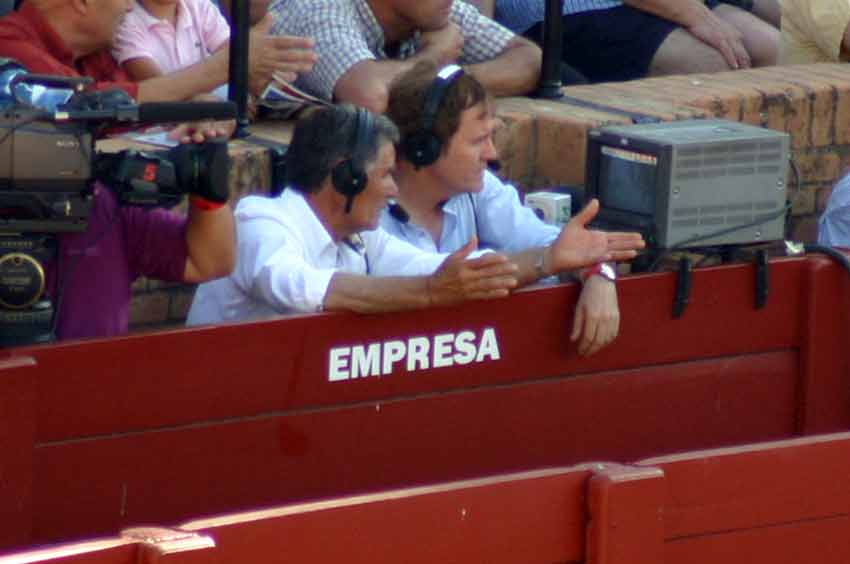 Ruiz Miguel y Enrique Romero, en plena retransmisión. (FOTO: Javier Martínez)