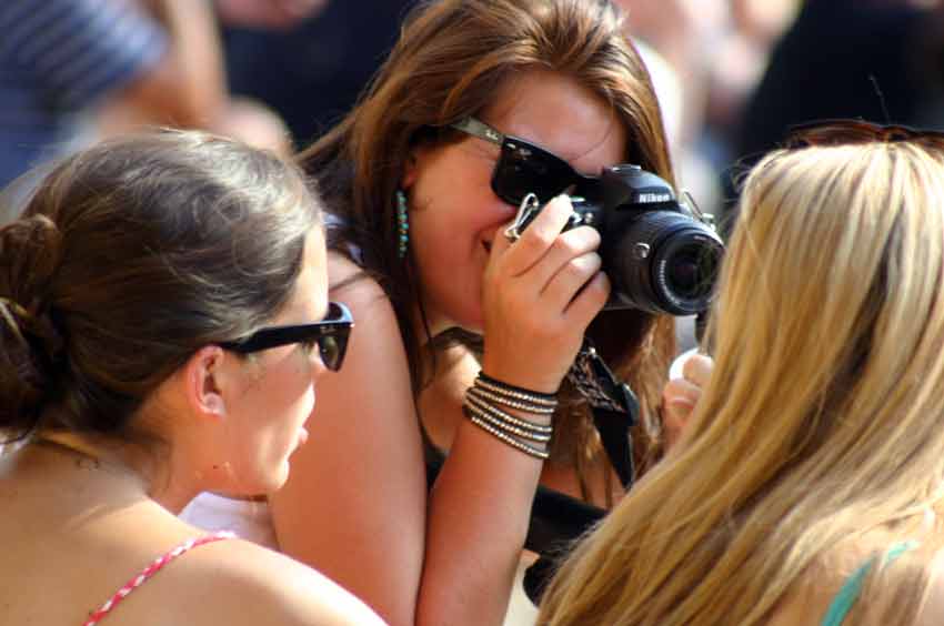 Oiga, que lo que hay que fotografiar está en el ruedo... (FOTO: Javier Martínez)