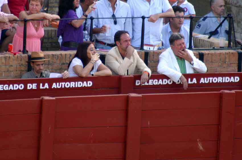 El ex presidente, el presidente novato, la presidenta y... del gorro molón. (FOTO: Javier Martínez)