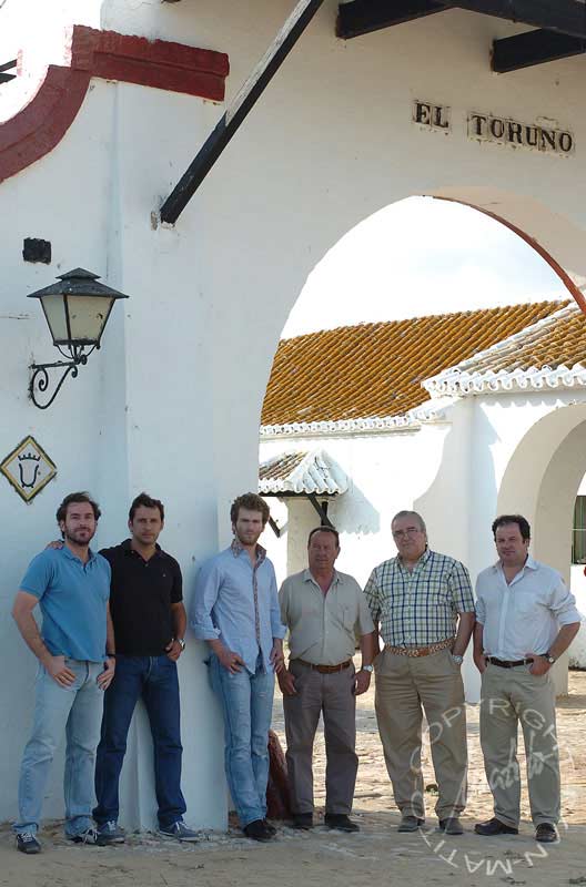 Ayer en El Toruño ultimaba su preparación. De izquierda a derecha: Alberto de la Peña, Rafael Cuesta, El Payo, Juan Carlos Vélez, Ricardo de la Peña y Juan Guardiola. (FOTO: Matito)