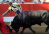 Daniel Luque toreando a un toro de Sorando esta tarde en Santander. (FOTO: mundotoro.com)