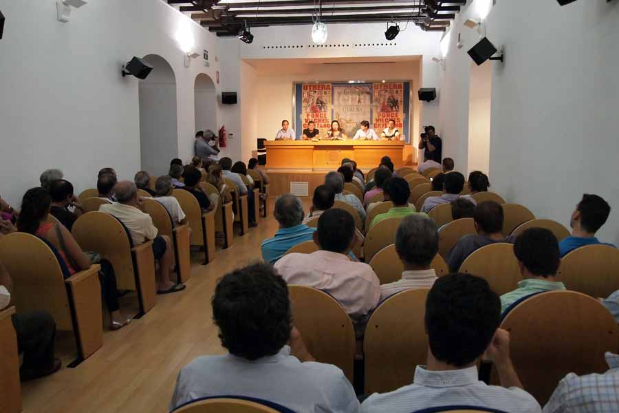 La sala se llenó.