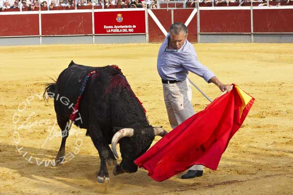 Antonio 'Espartaco' se estira en un largo natural. (FOTO: López-Matito)