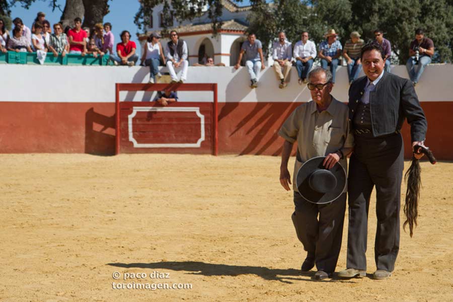 Tomás Campuzano le invitó a a pasear juntos el rabo logrado.