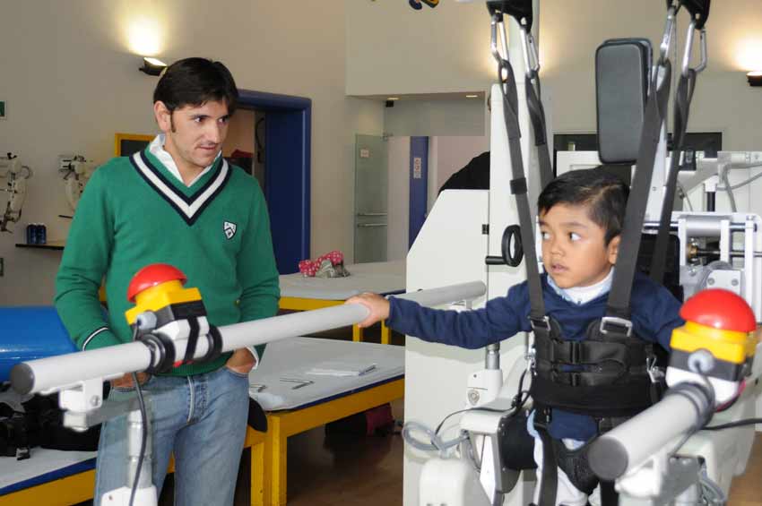 Diego Ventura acudió personalmente a visitar las instalaciones de la Fundación Teletón, en México. (FOTO: Rodrigo Ascencio)