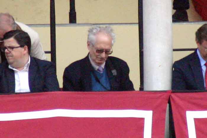 El veterano crítico taurino Andrés Amorós, autor de las crónicas del diario ABC.