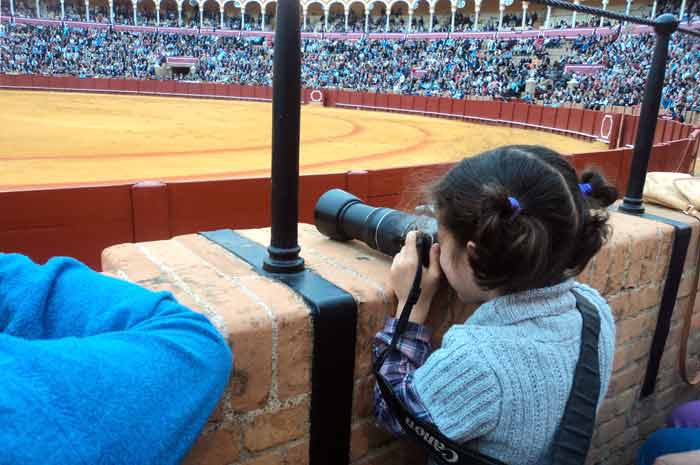 Una precoz fotógrafa taurina.