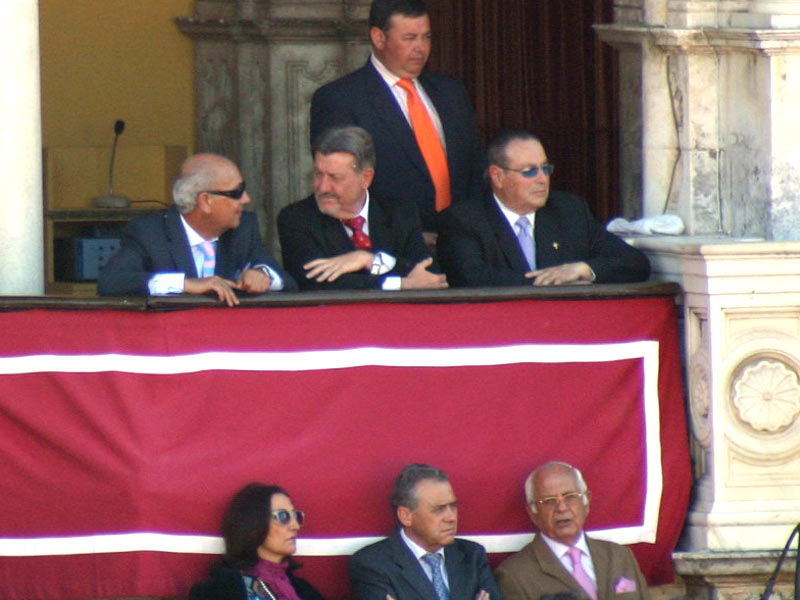 Reaparecían en el palco Fernández Rey y Alfonso Ordóñez.